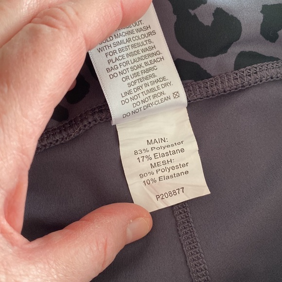 Rockwear Capri Leggings - Picture 6 of 6